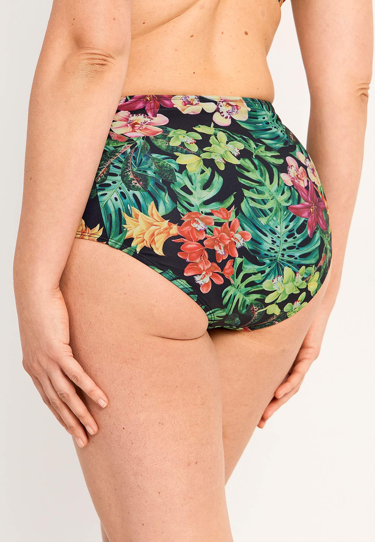 Bikini bottom with high waist and a flower pattern