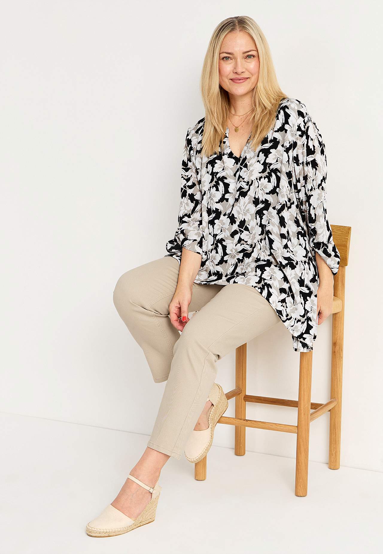 Tunic with 3/4 length sleeves