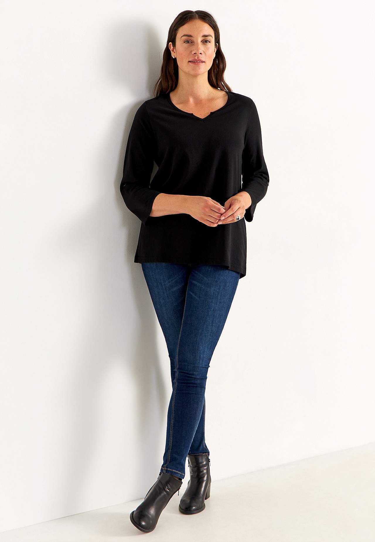 Jersey top with 3/4 length sleeves