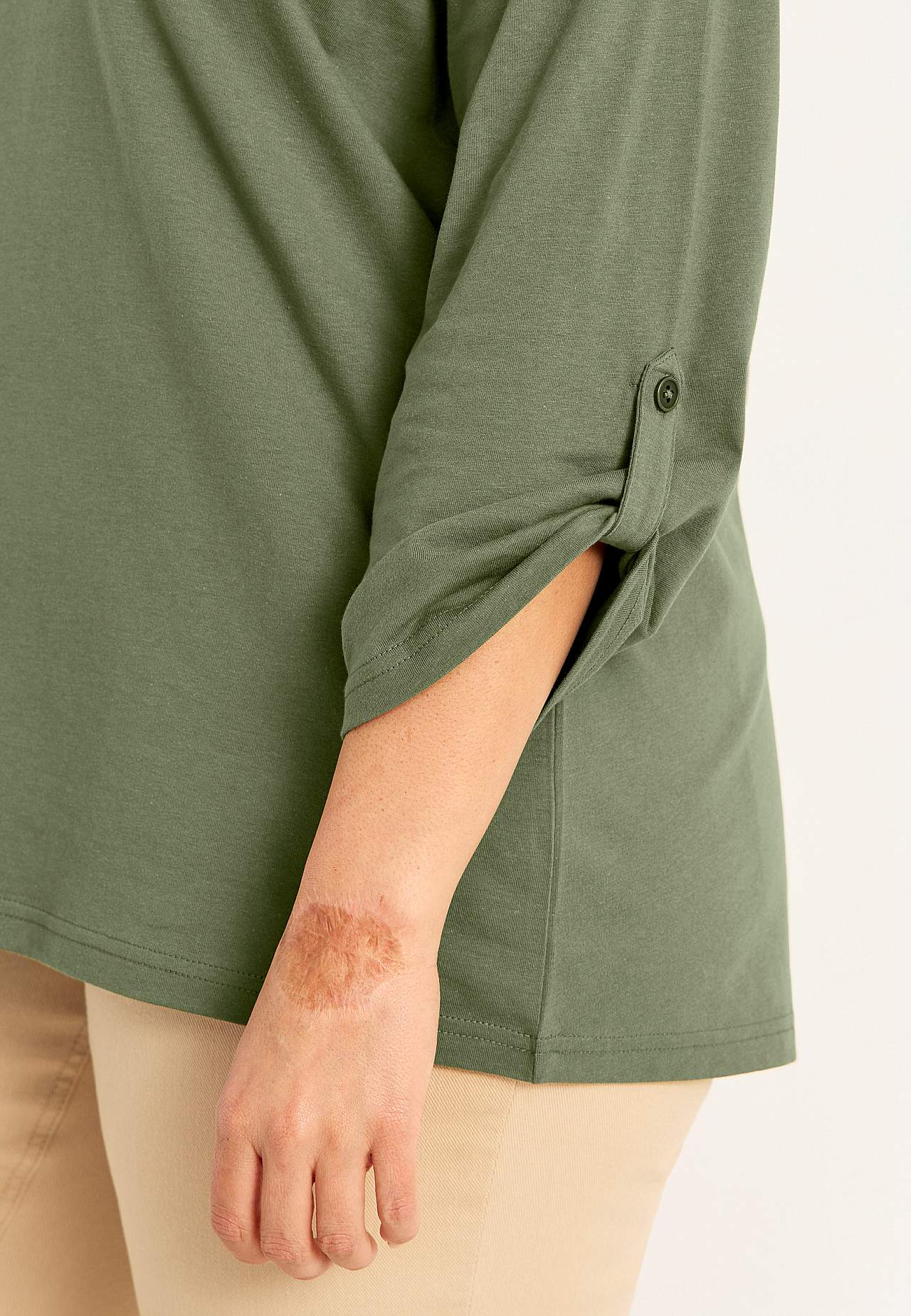 Jersey top with 3/4 length sleeves