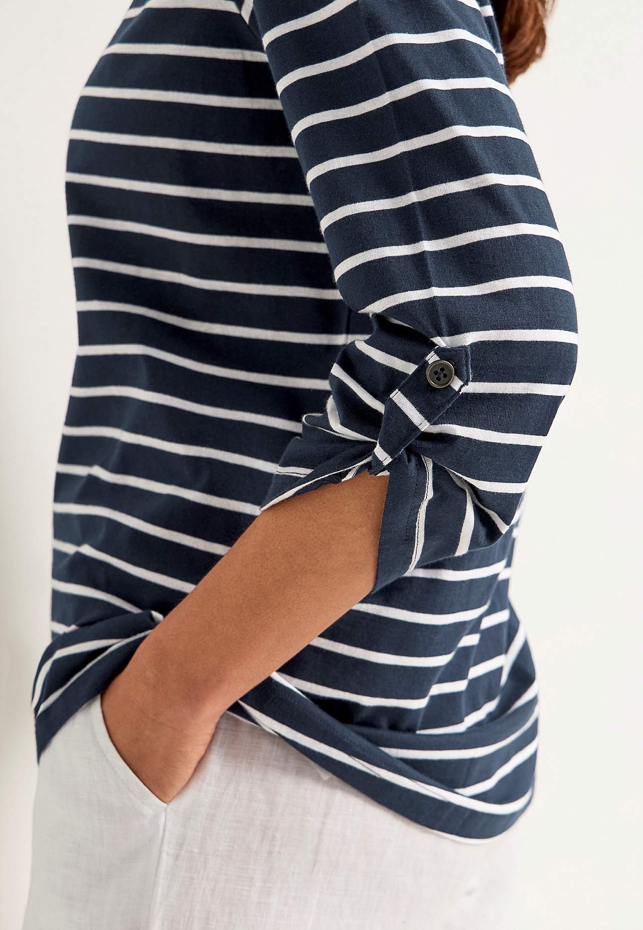 Jersey top with 3/4 length sleeves
