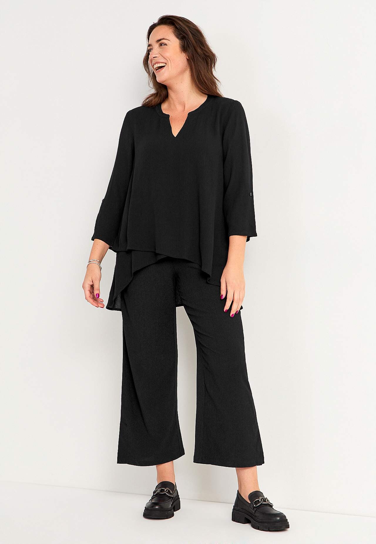 Jersey pants with structural pattern