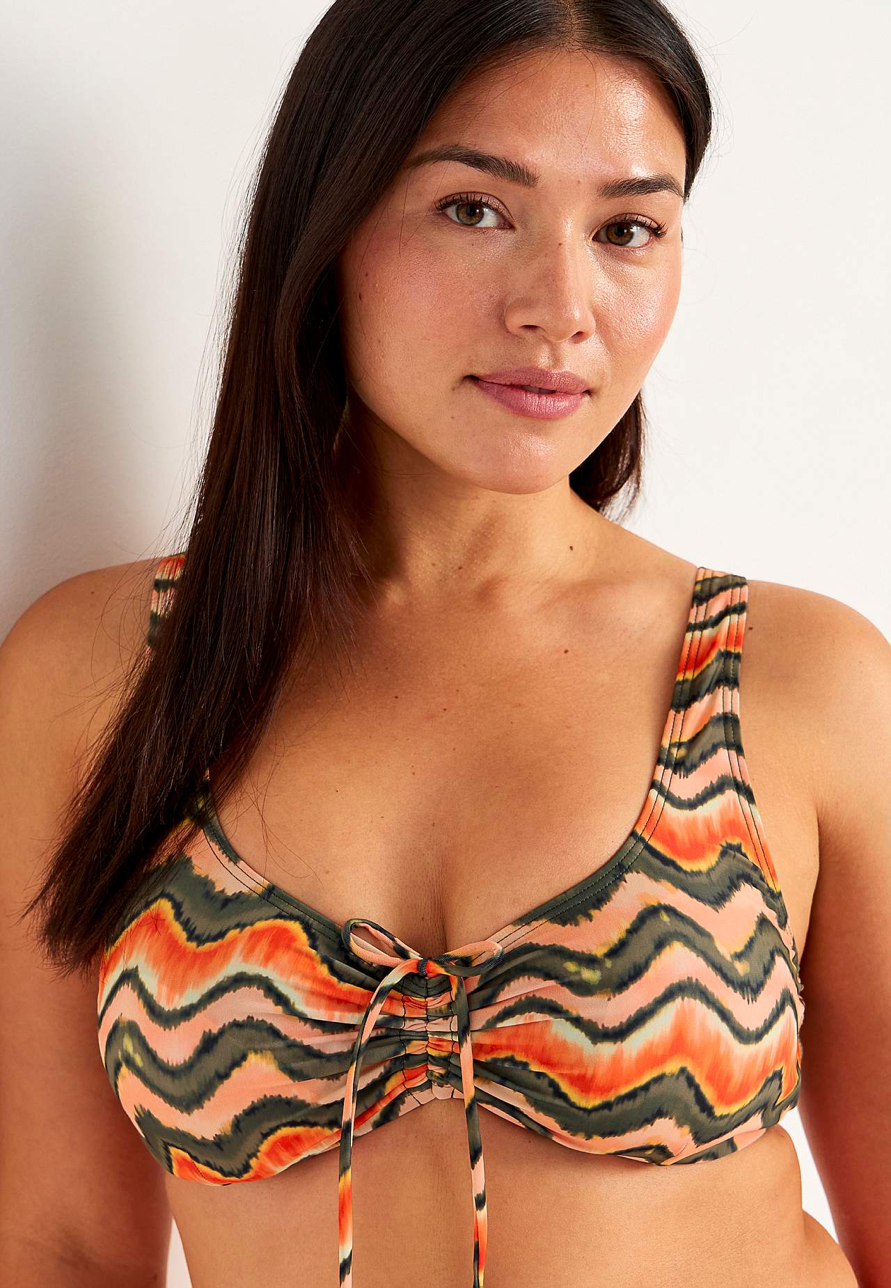 Bikini bra with drawstring