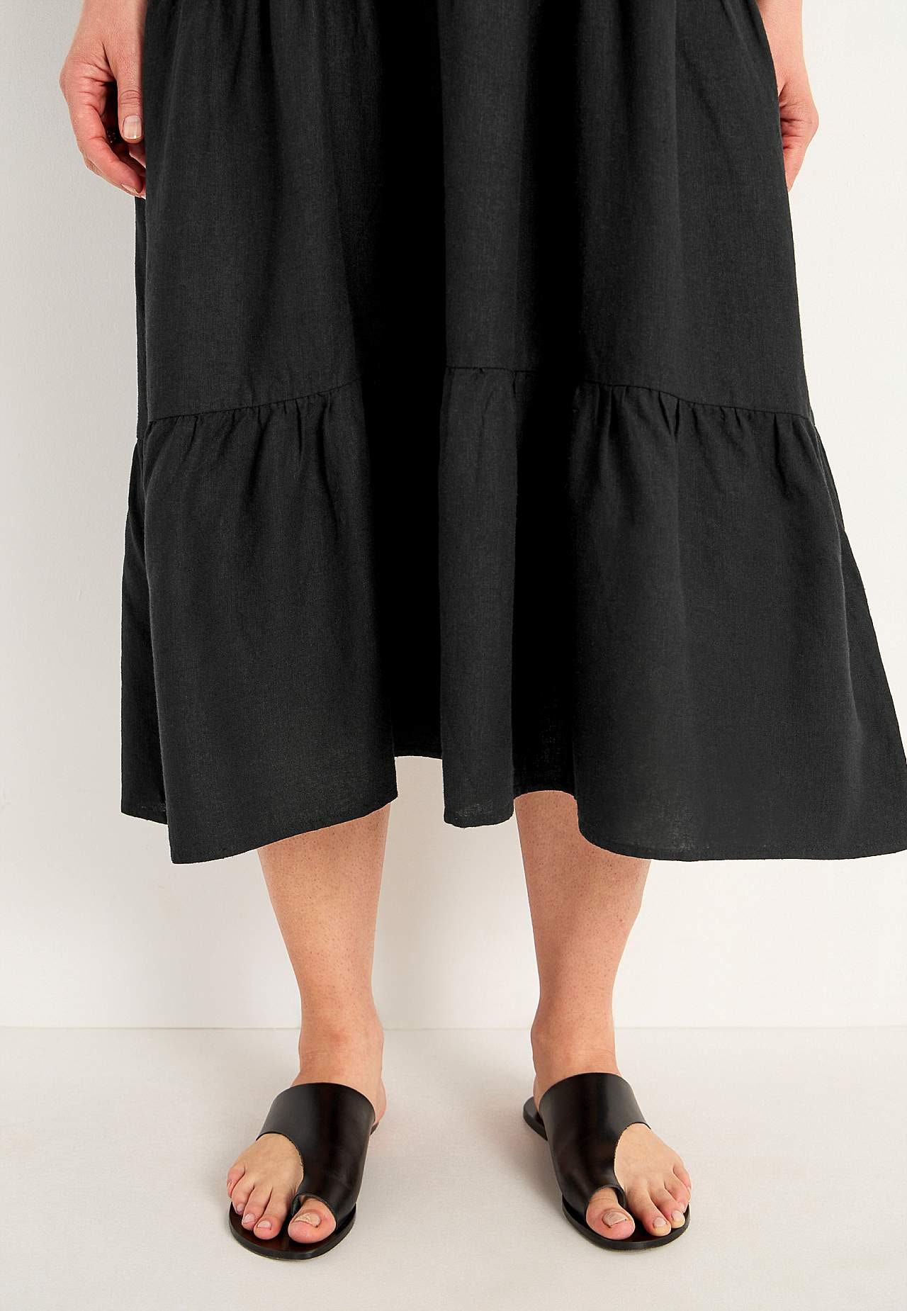 Linen dress with frills