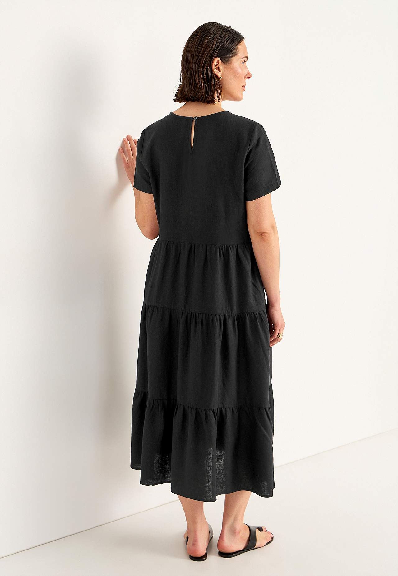 Linen dress with frills