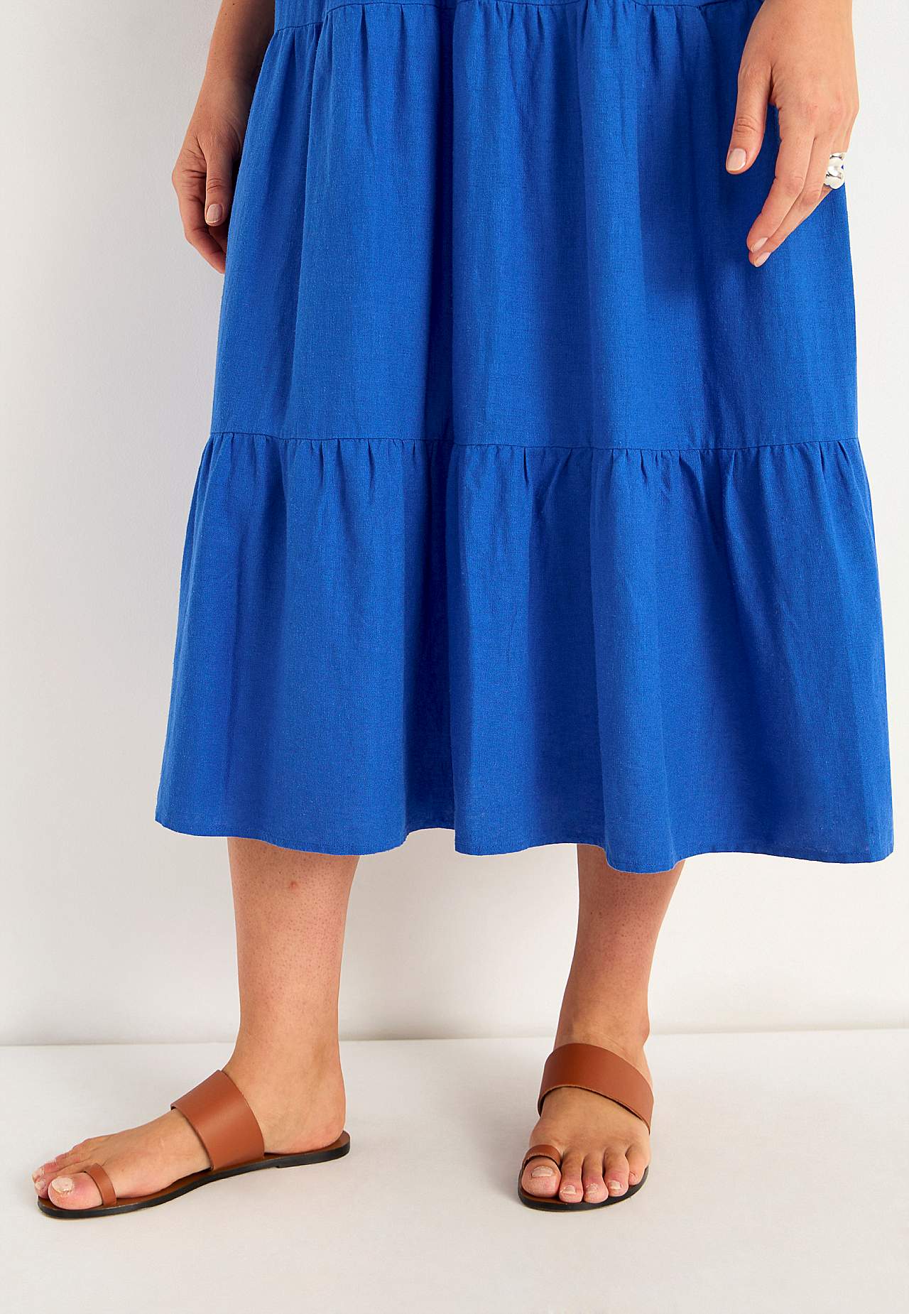 Linen dress with frills