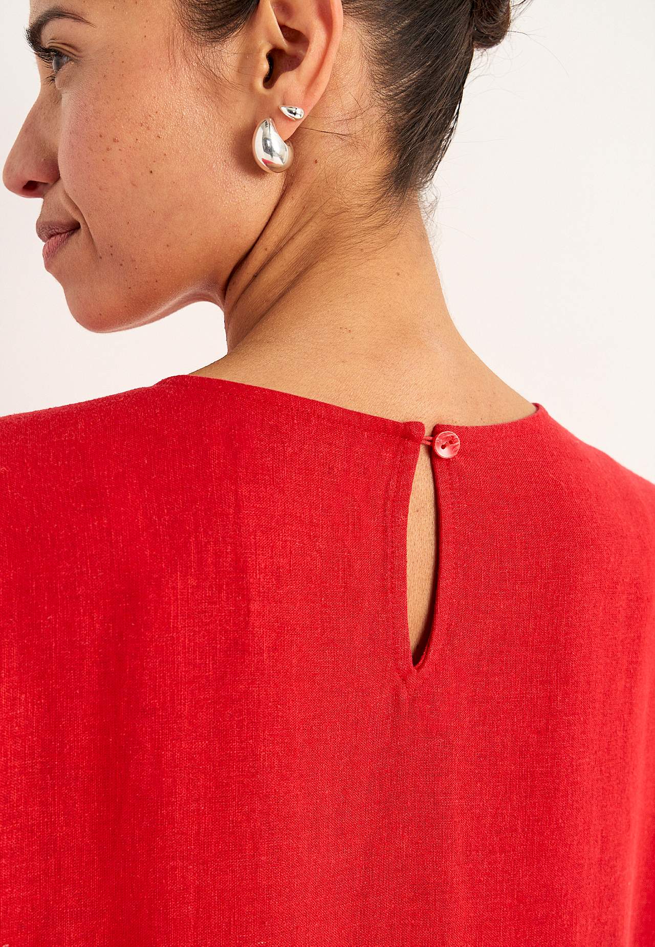 Linen dress with frills