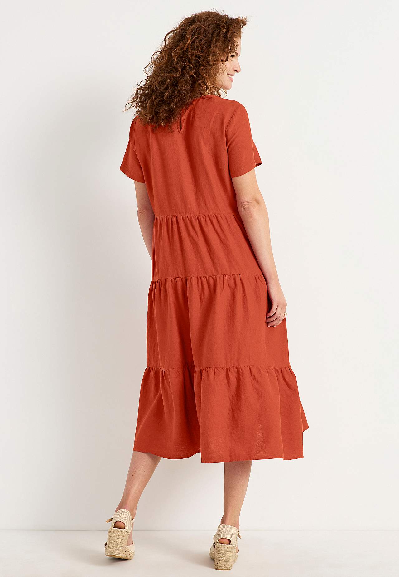 Linen dress with frills