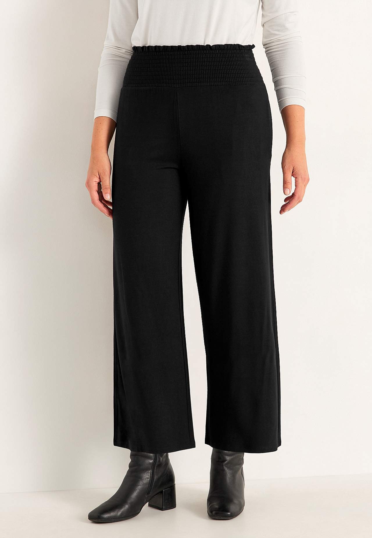 Soft jersey pants with smocked elasticized waist Liv