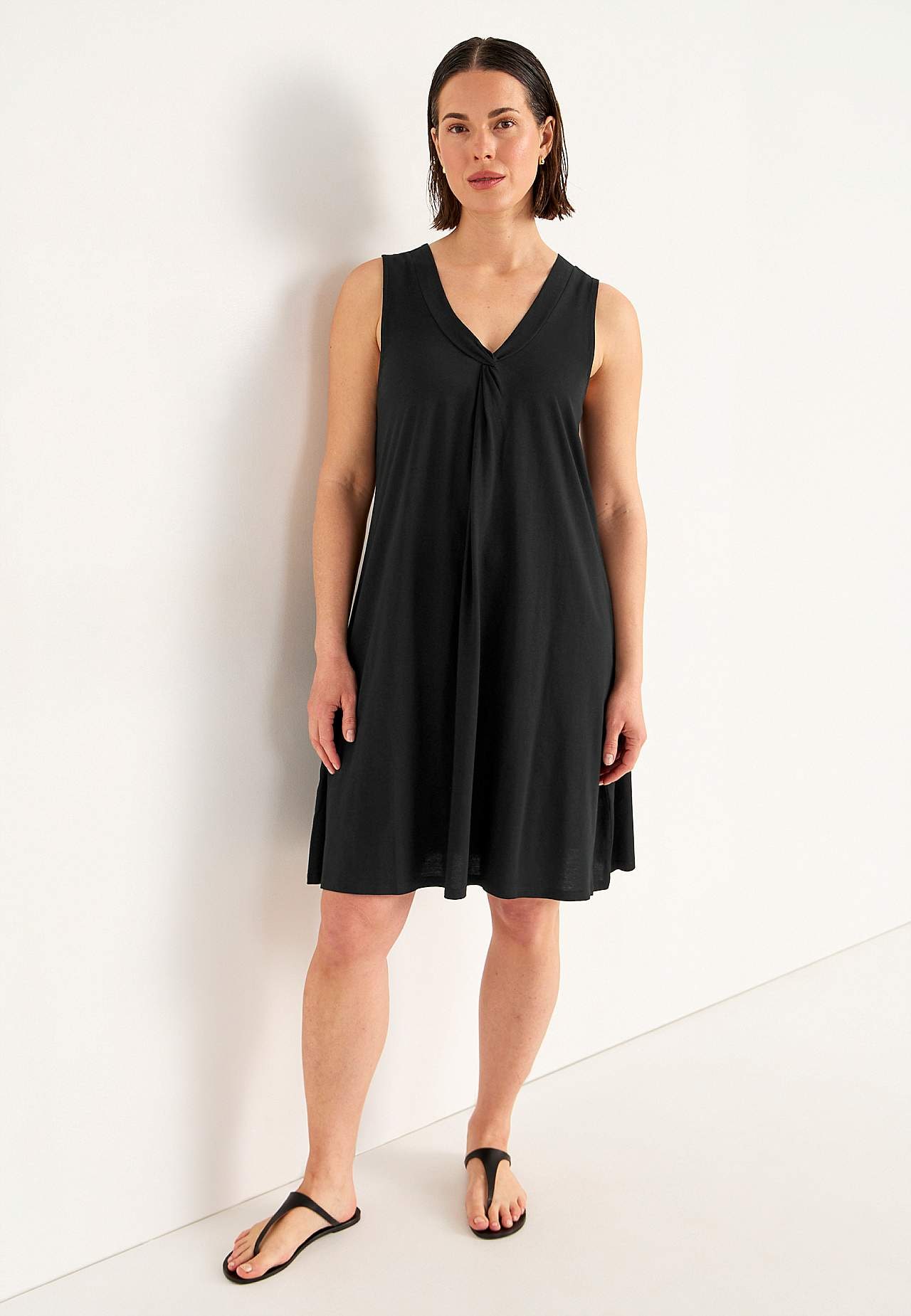 V-neck, sleeveless jersey dress