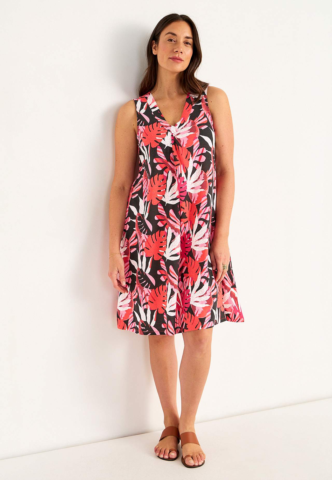 V-neck, sleeveless jersey dress