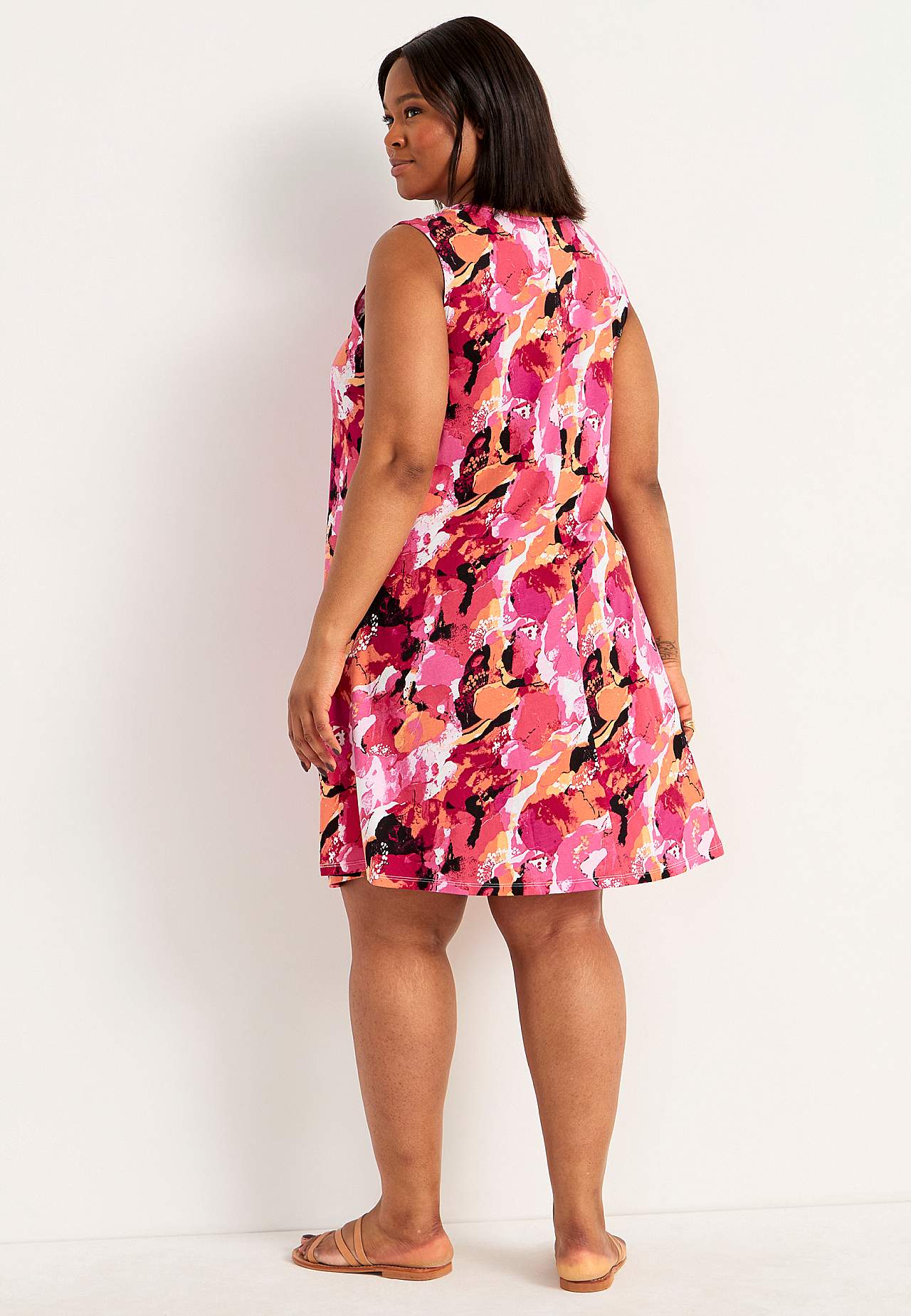 V-neck, sleeveless jersey dress