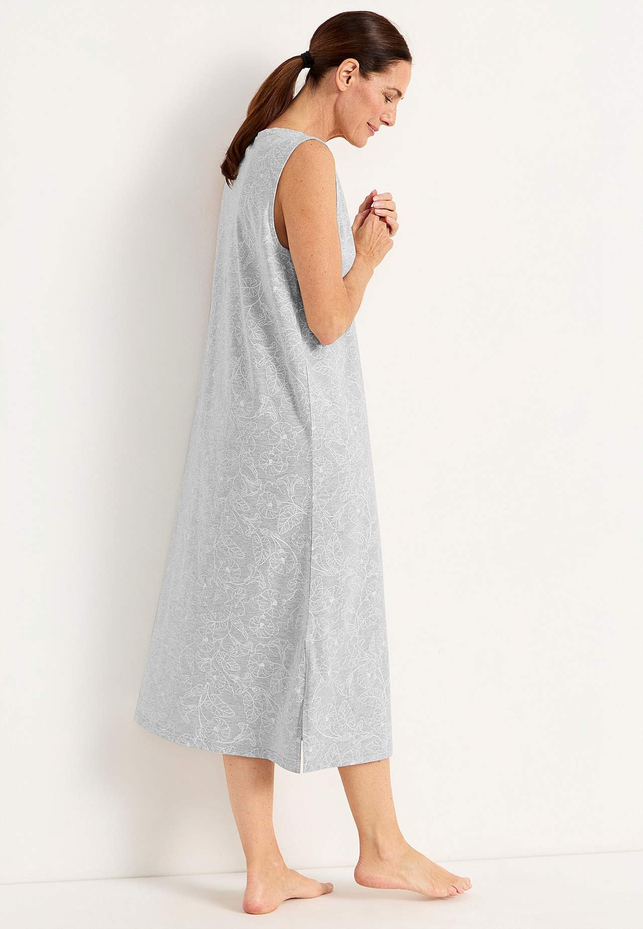 Sleeveless nightdress