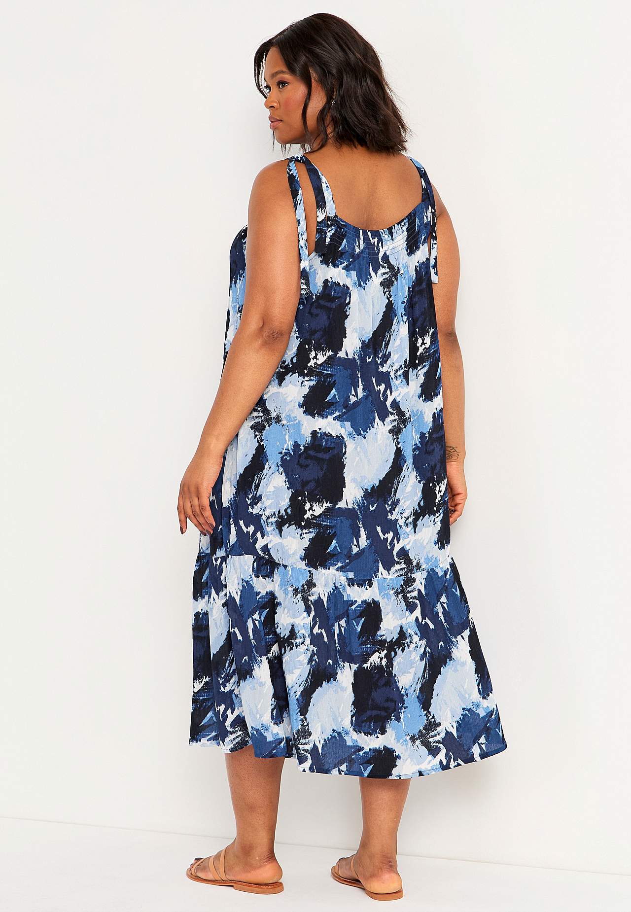 Sleeveless ruffle dress