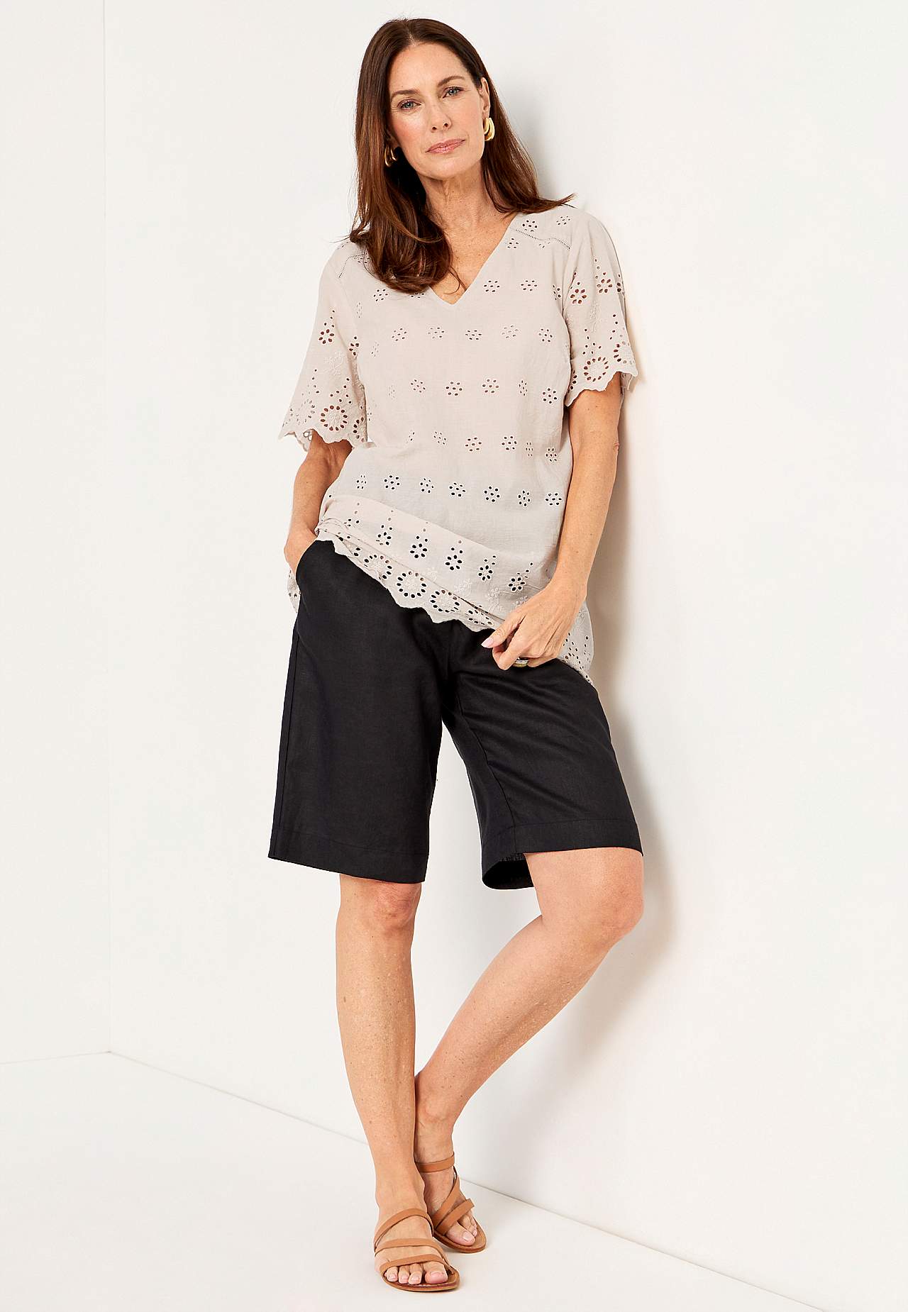 Tunic with hole embroidery