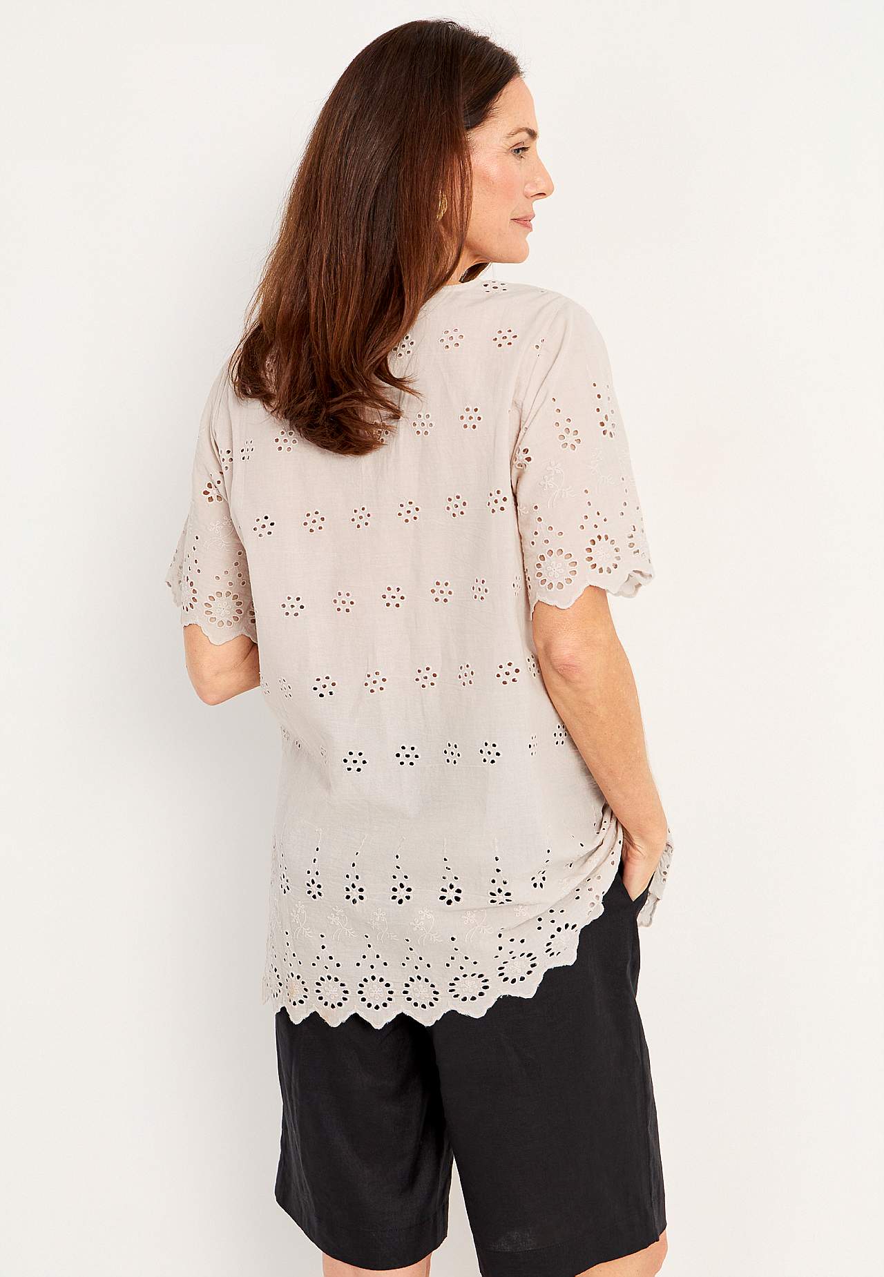 Tunic with hole embroidery