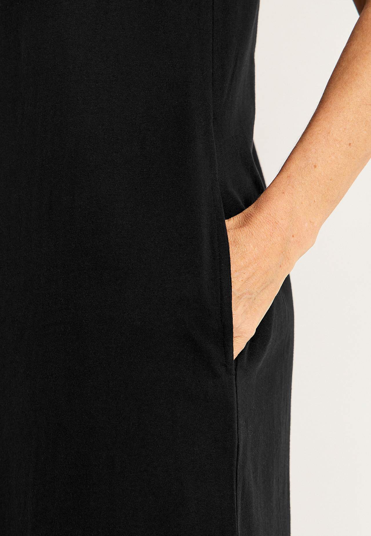 Sleeveless jersey dress