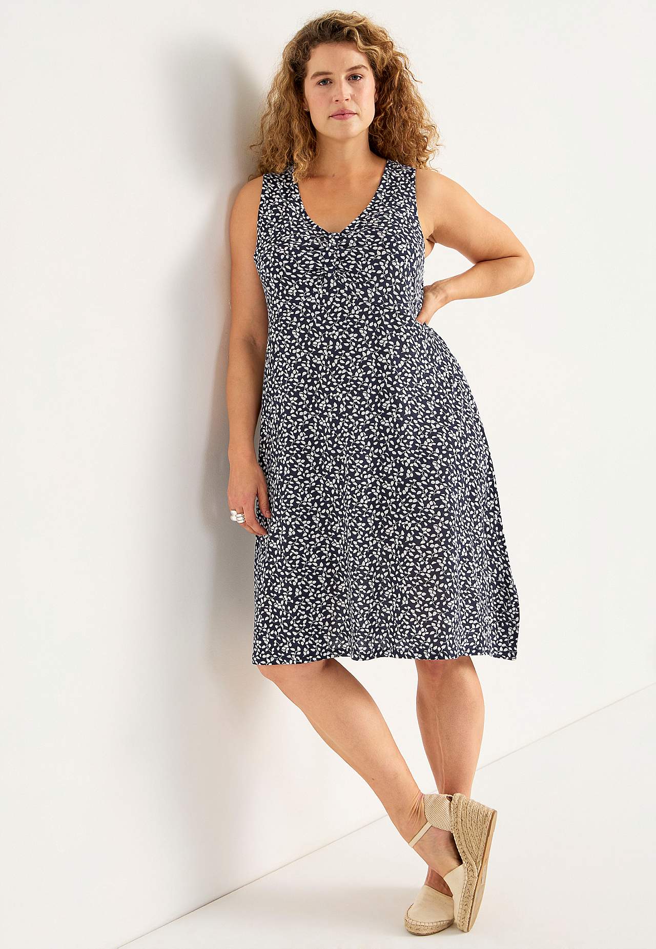 V-neck jersey dress with seam below the bust