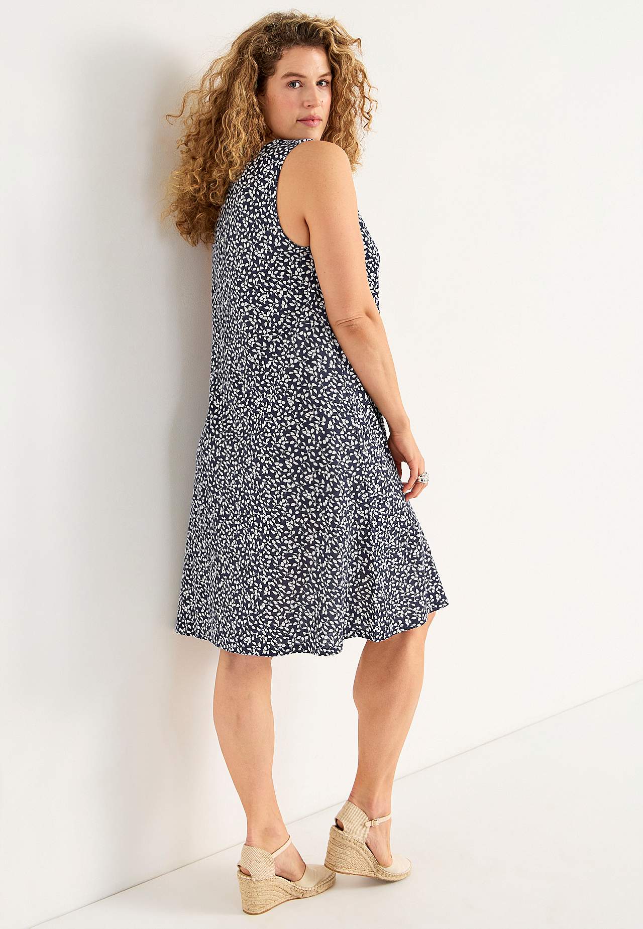 V-neck jersey dress with seam below the bust