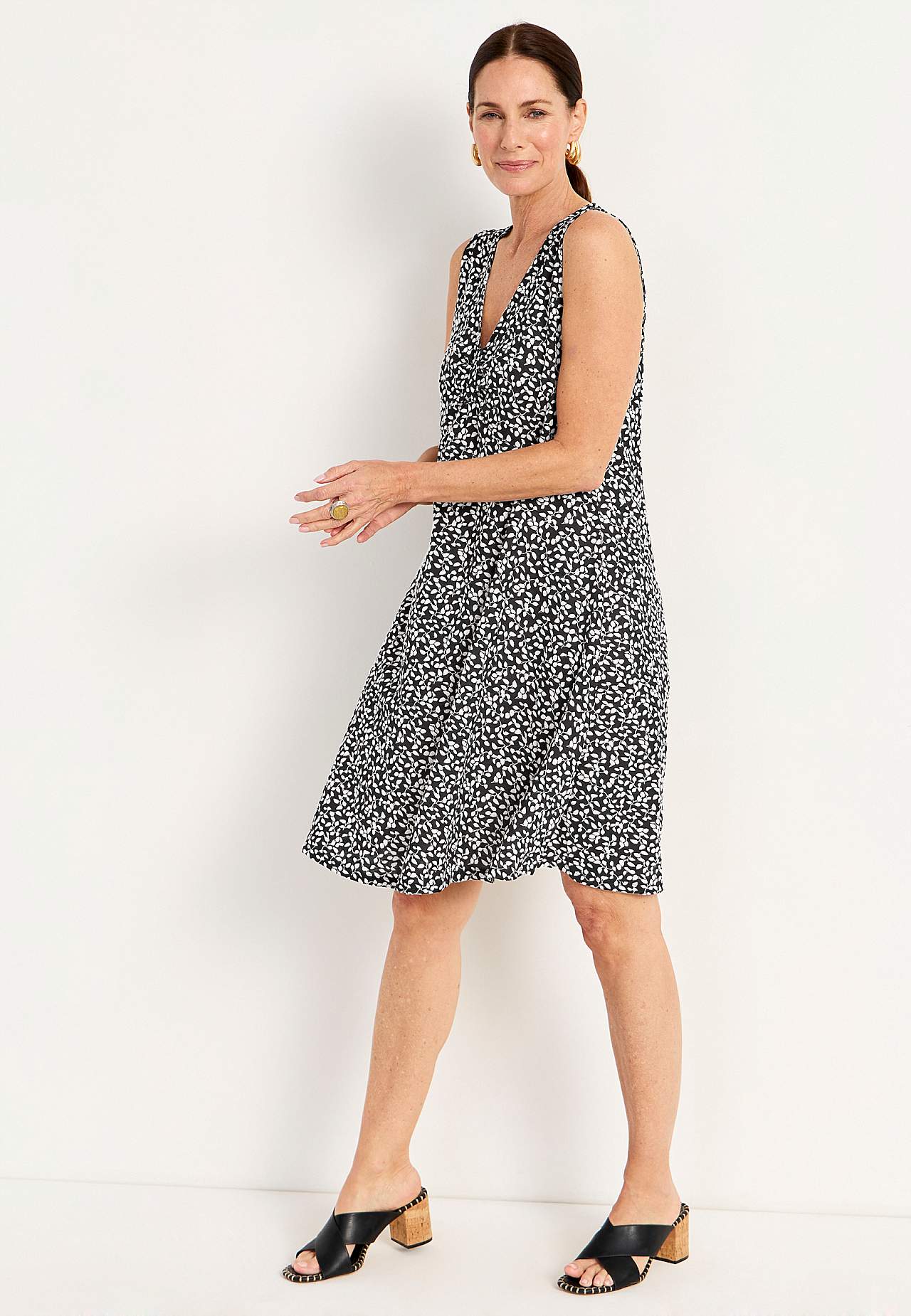 V-neck jersey dress with seam below the bust