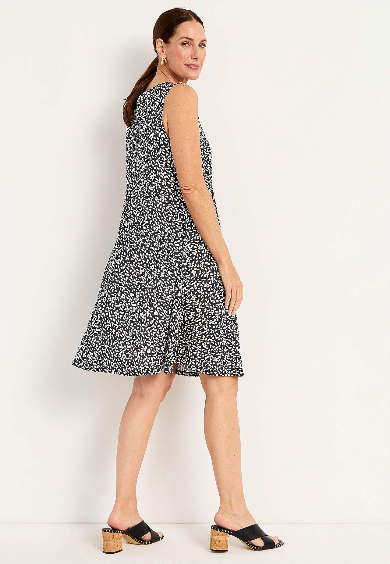 V-neck jersey dress with seam below the bust