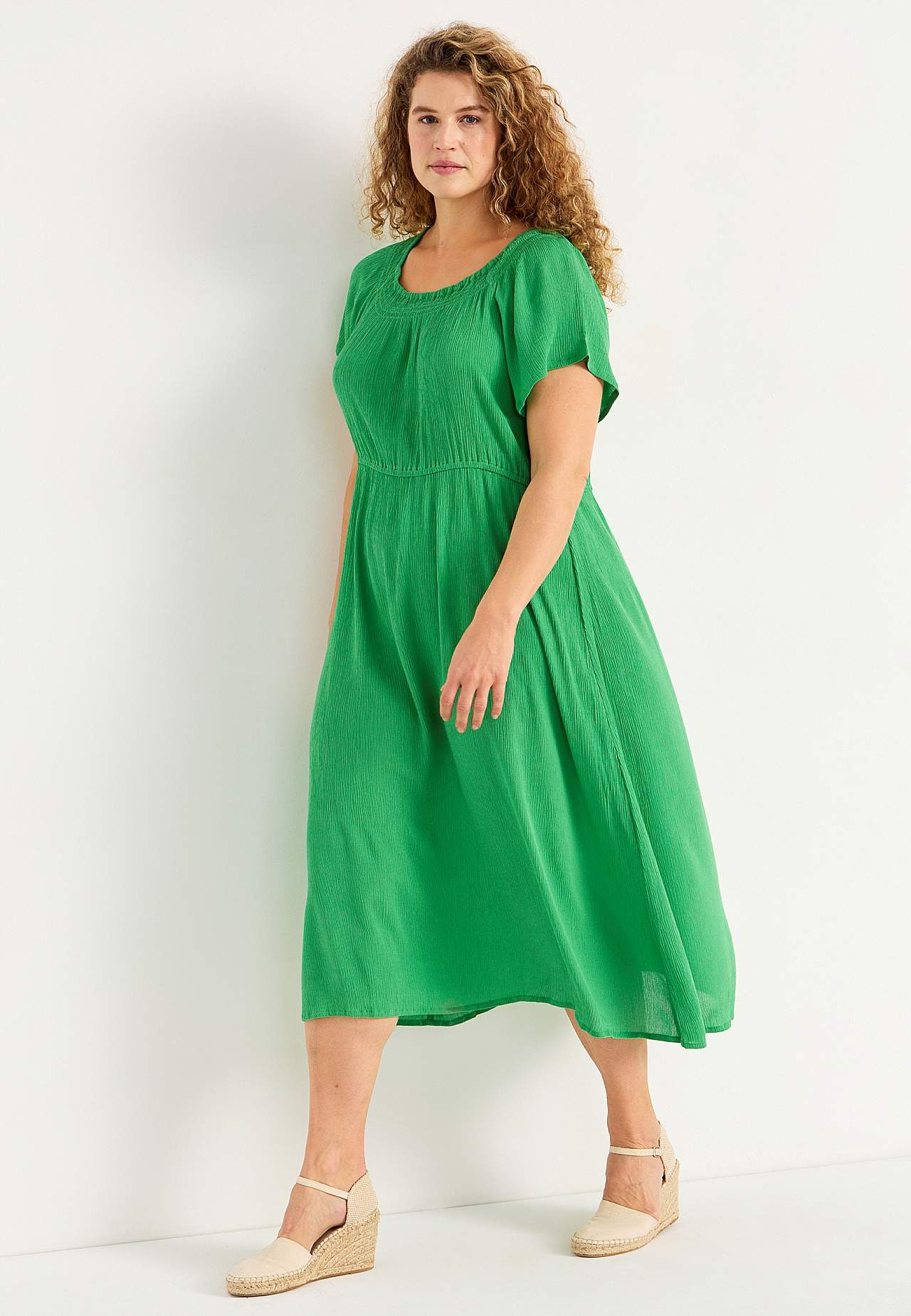 Dress in viscose crepe