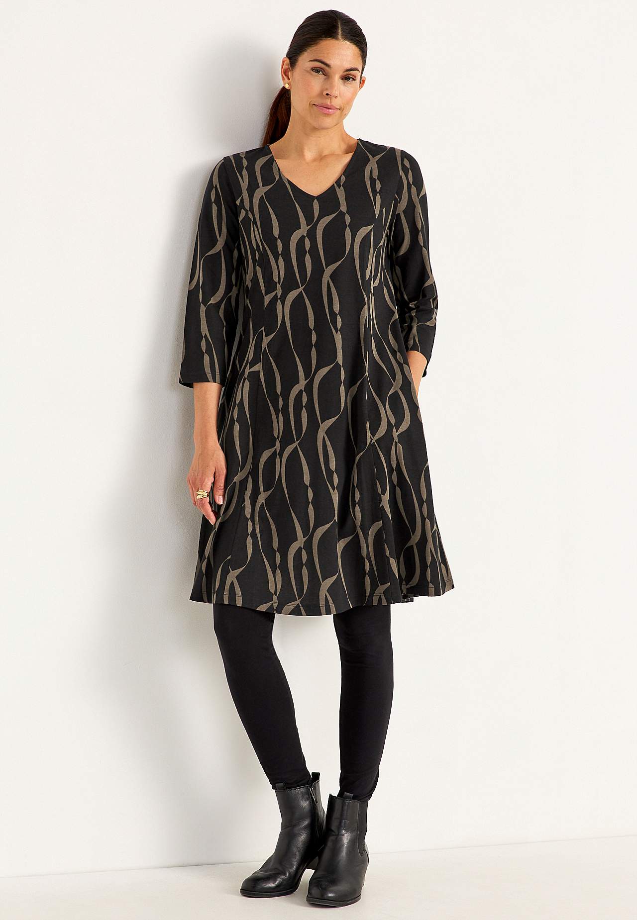 Jersey dress with pockets