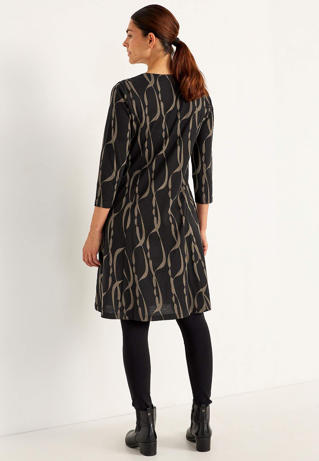 Jersey dress with pockets