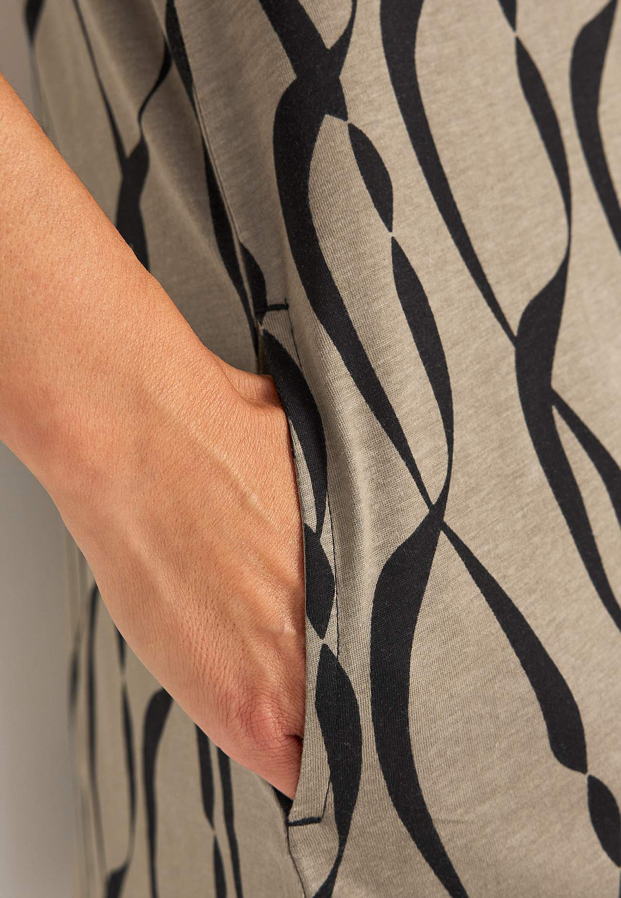 Patterned jersey tuniq with pockets