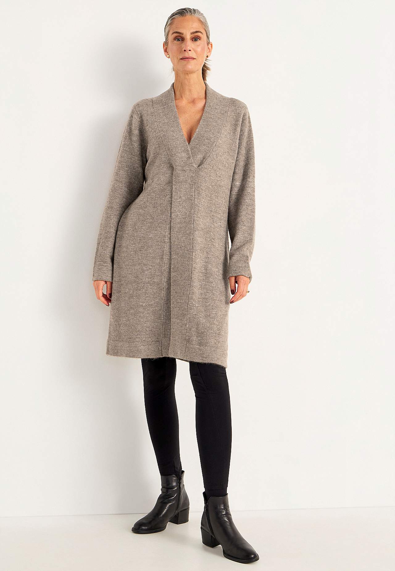 Knitted tunic with twisted detail