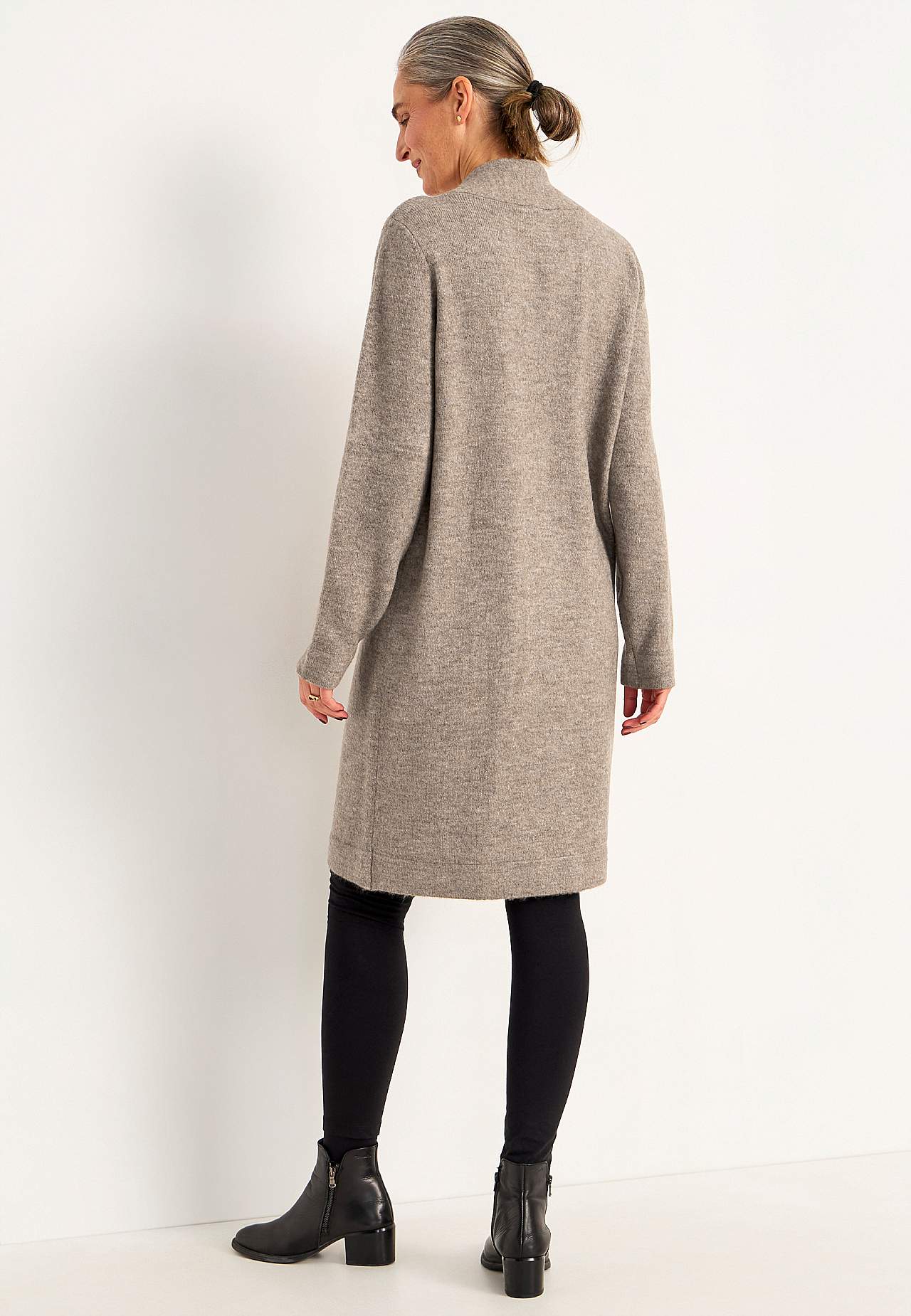 Knitted tunic with twisted detail