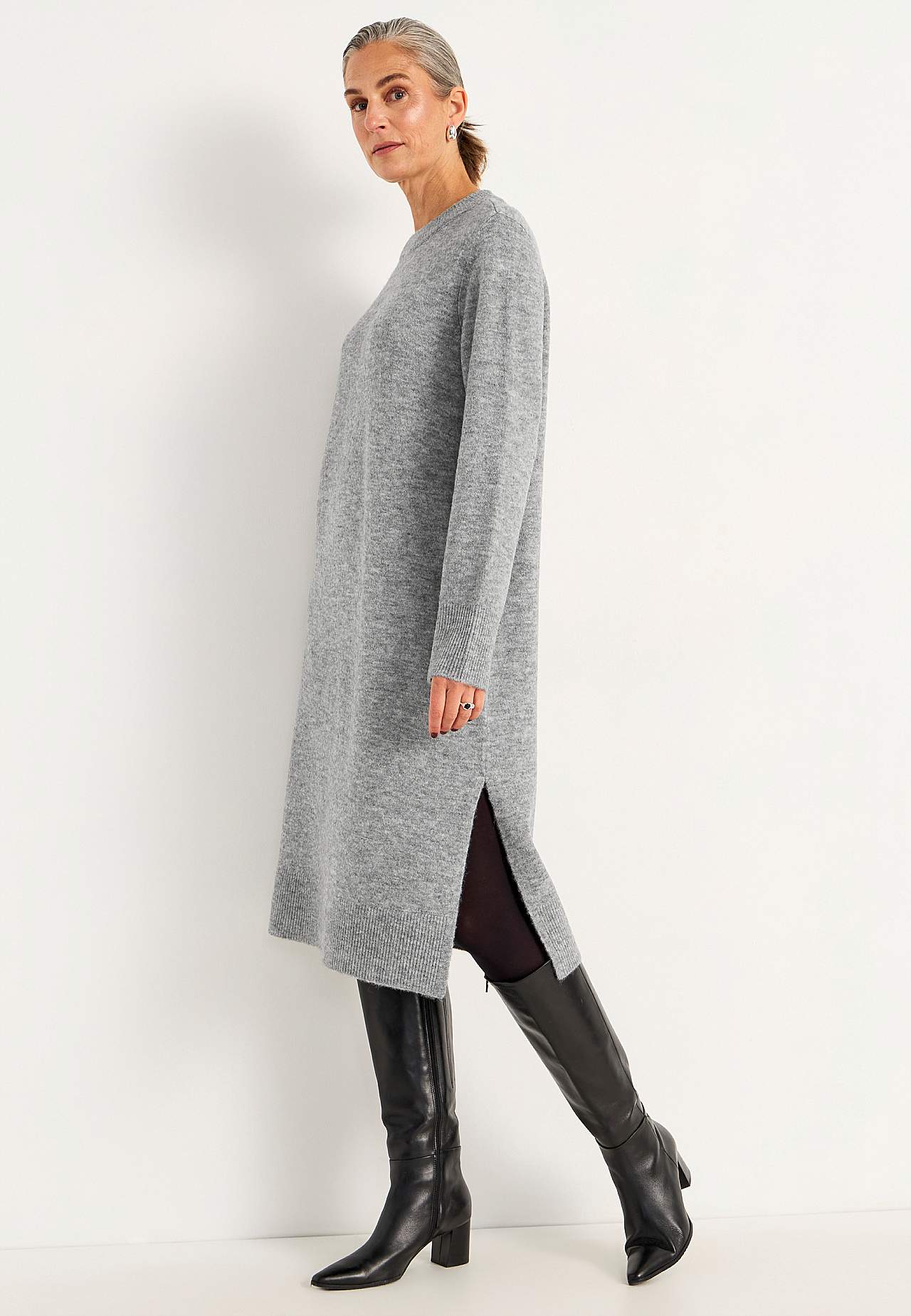 Knitted, soft dress