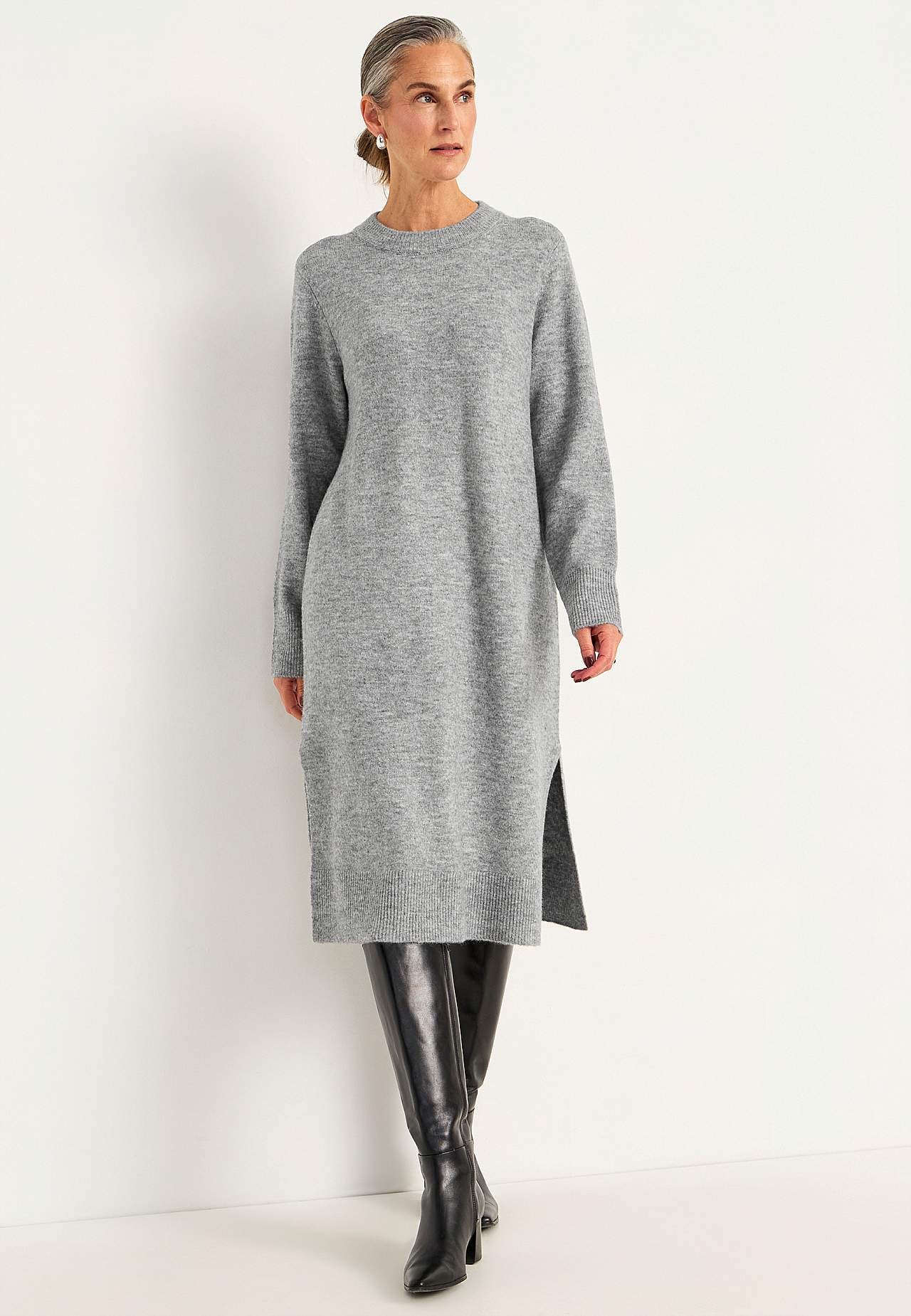 Knitted, soft dress