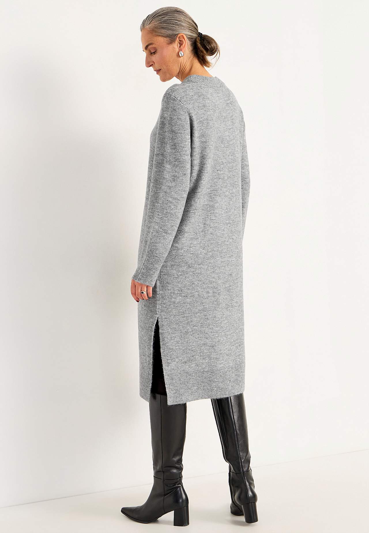 Knitted, soft dress