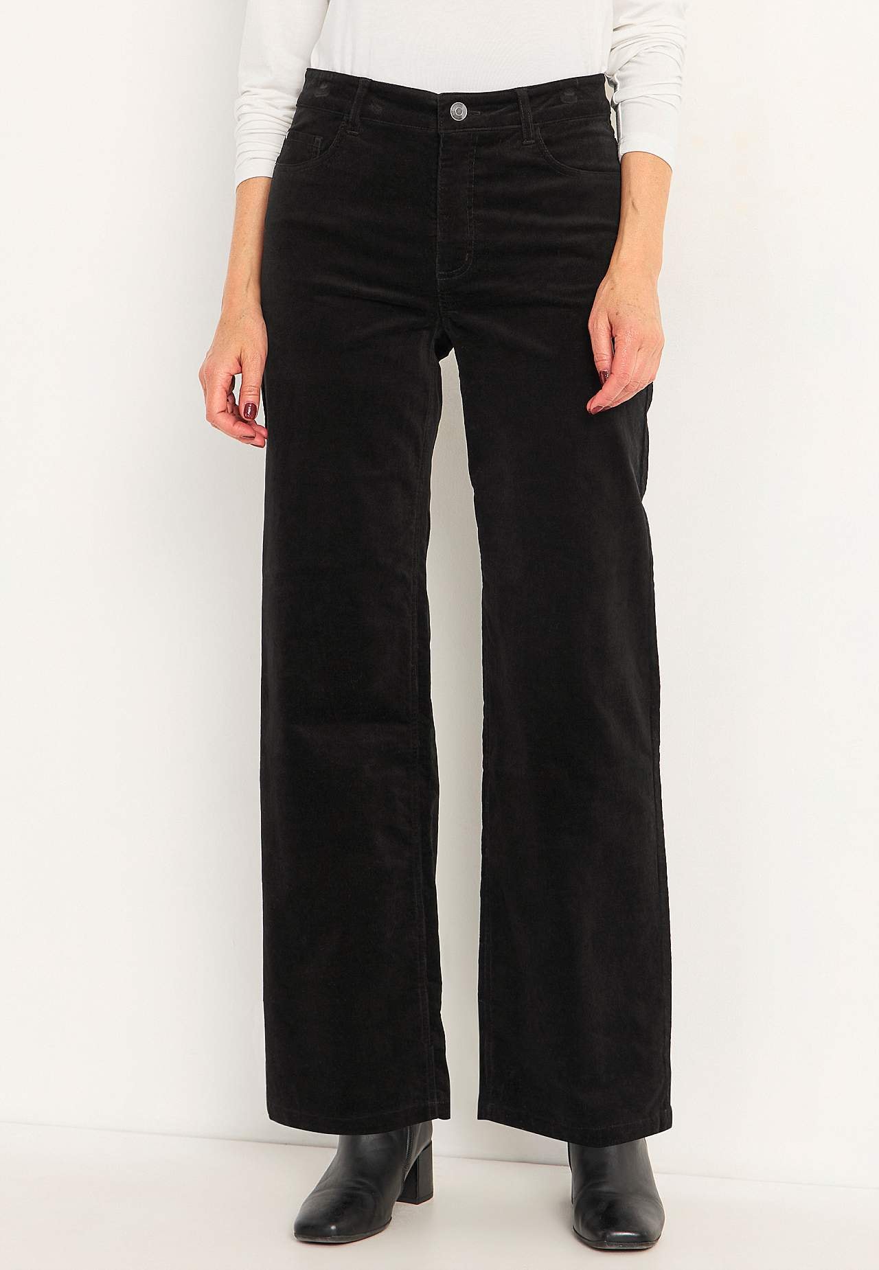 Stretchy corduroy trouser with wide legs