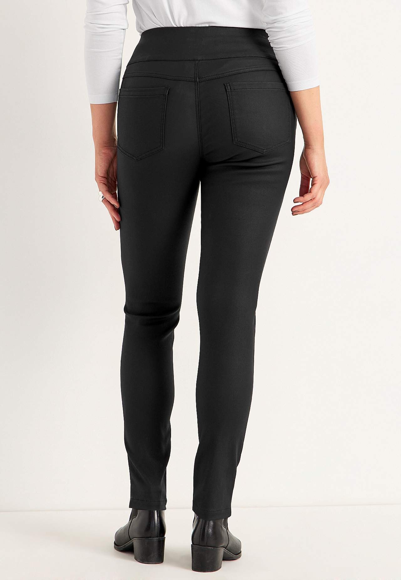 Coated jeggings with slim legs