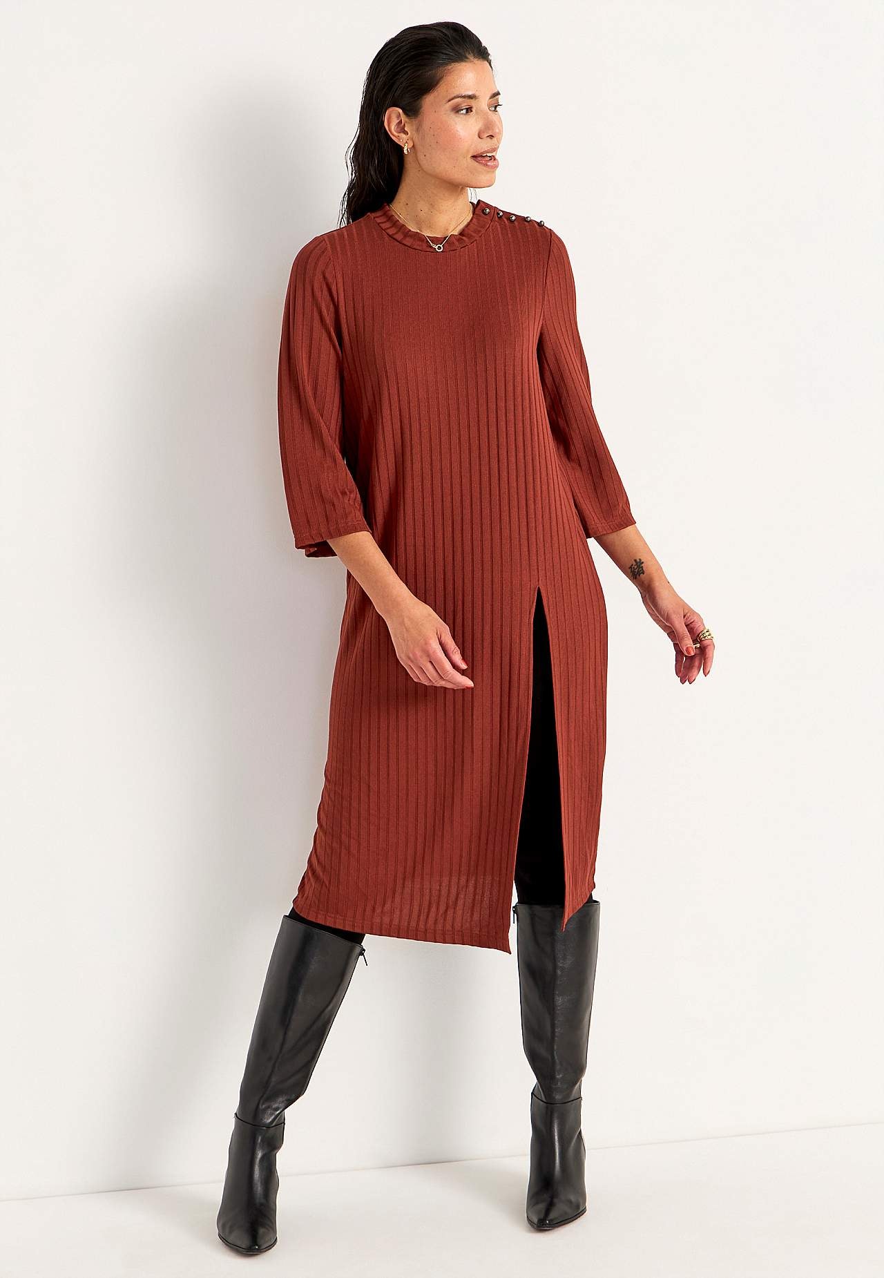 Ribbed jersey dress with high slit