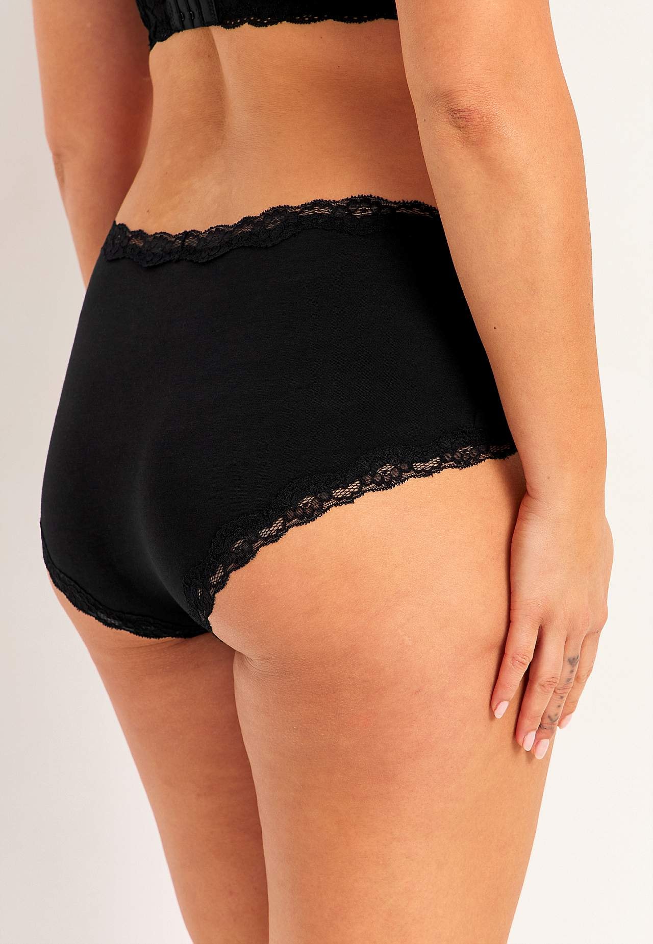 Hipster briefs with lace Ella 4-pack