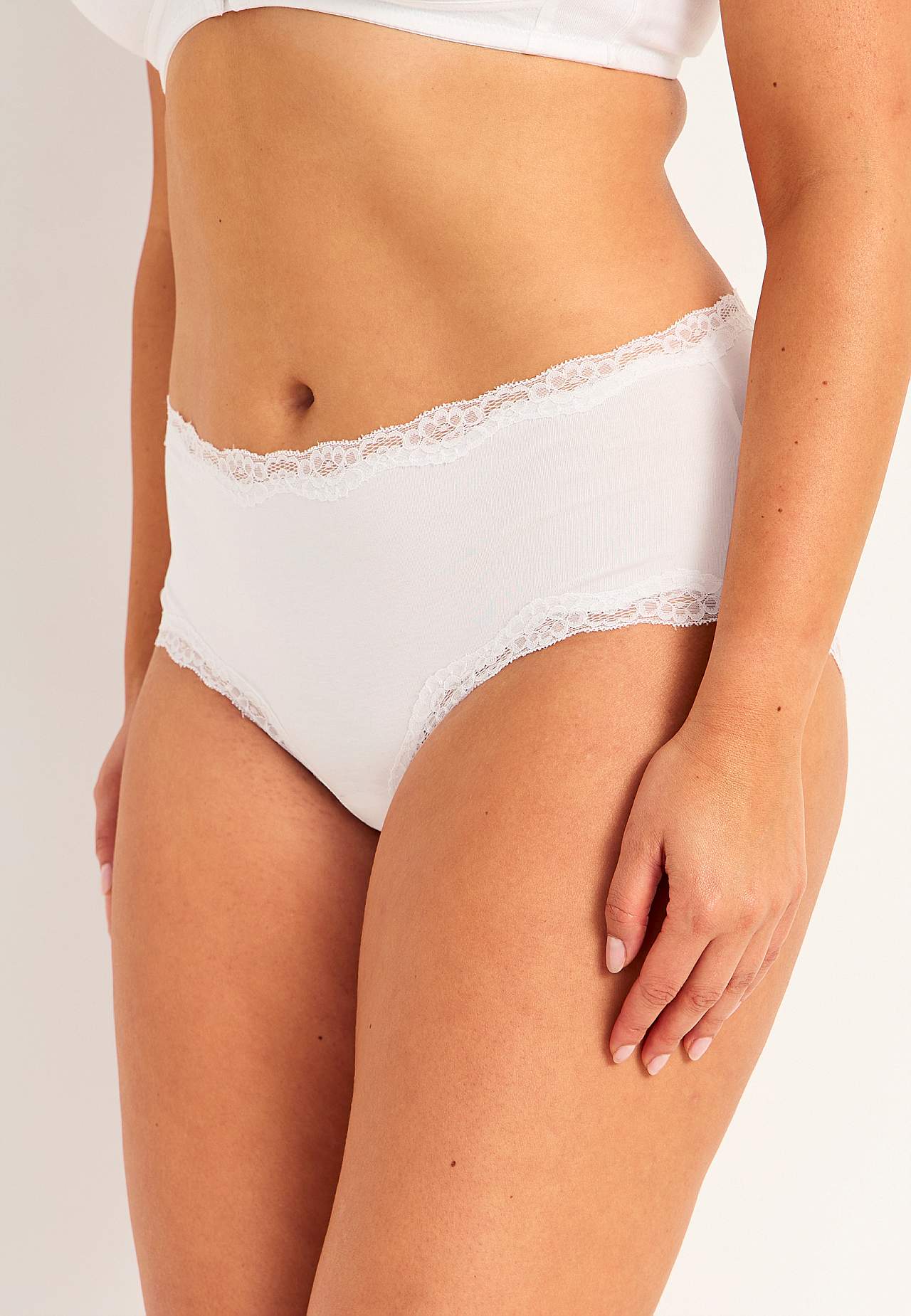 Hipster briefs with lace Ella 4-pack