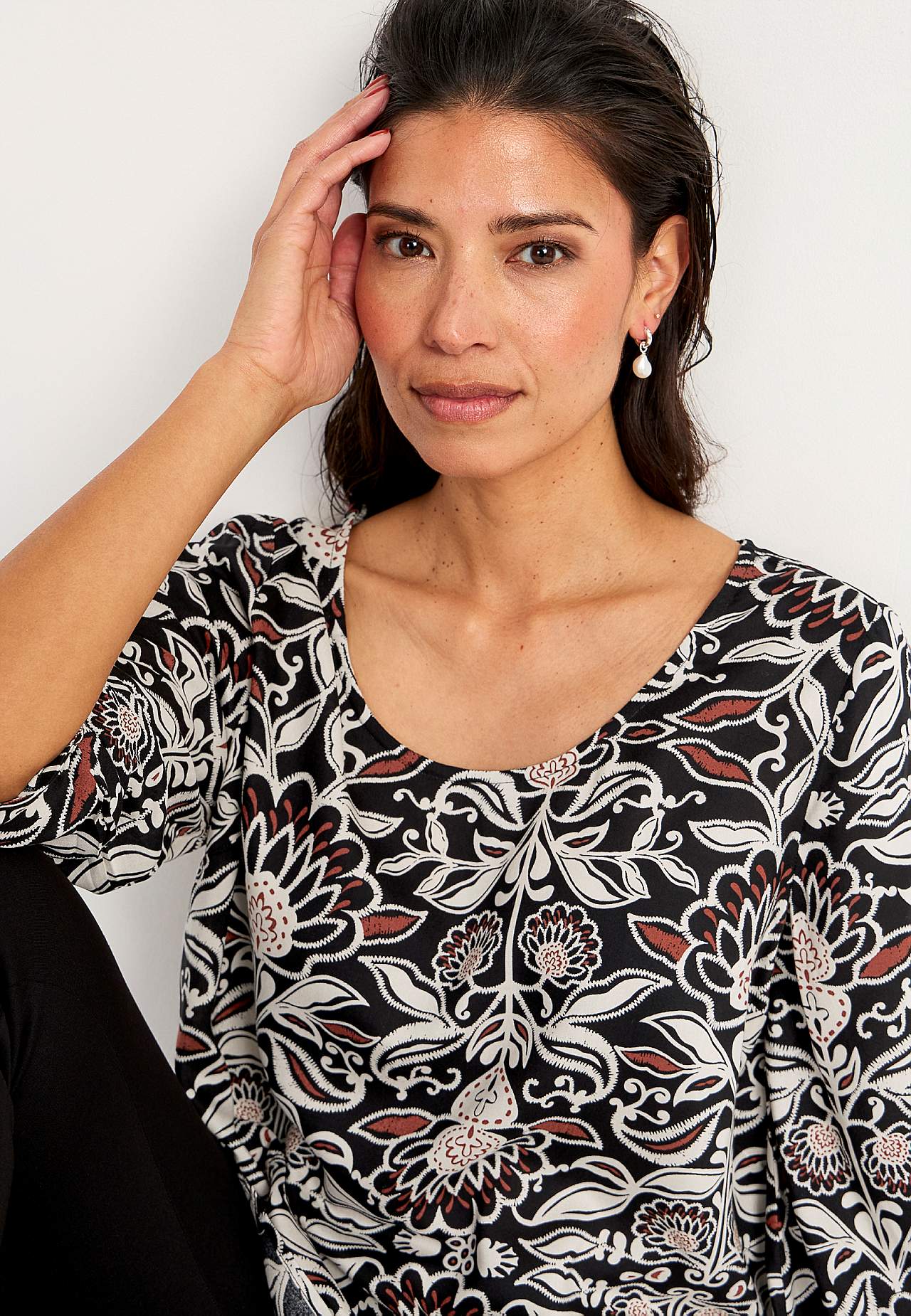 Woven tunic with 3/4 sleeves