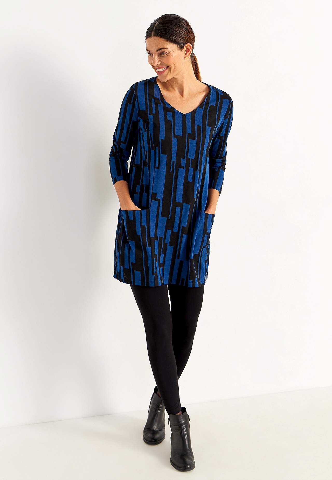 V-neck jersey tuniq with pockets