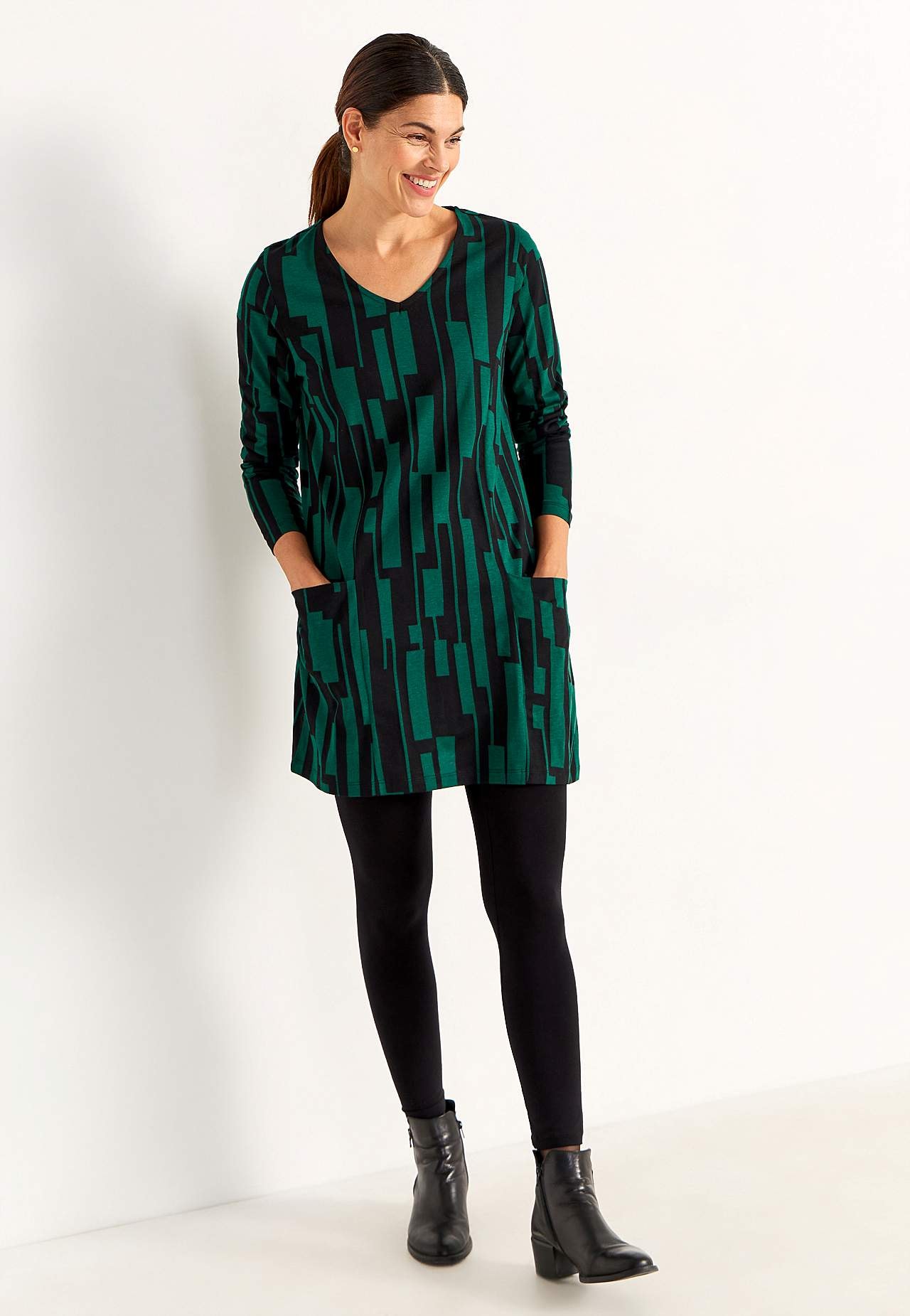 V-neck jersey tuniq with pockets
