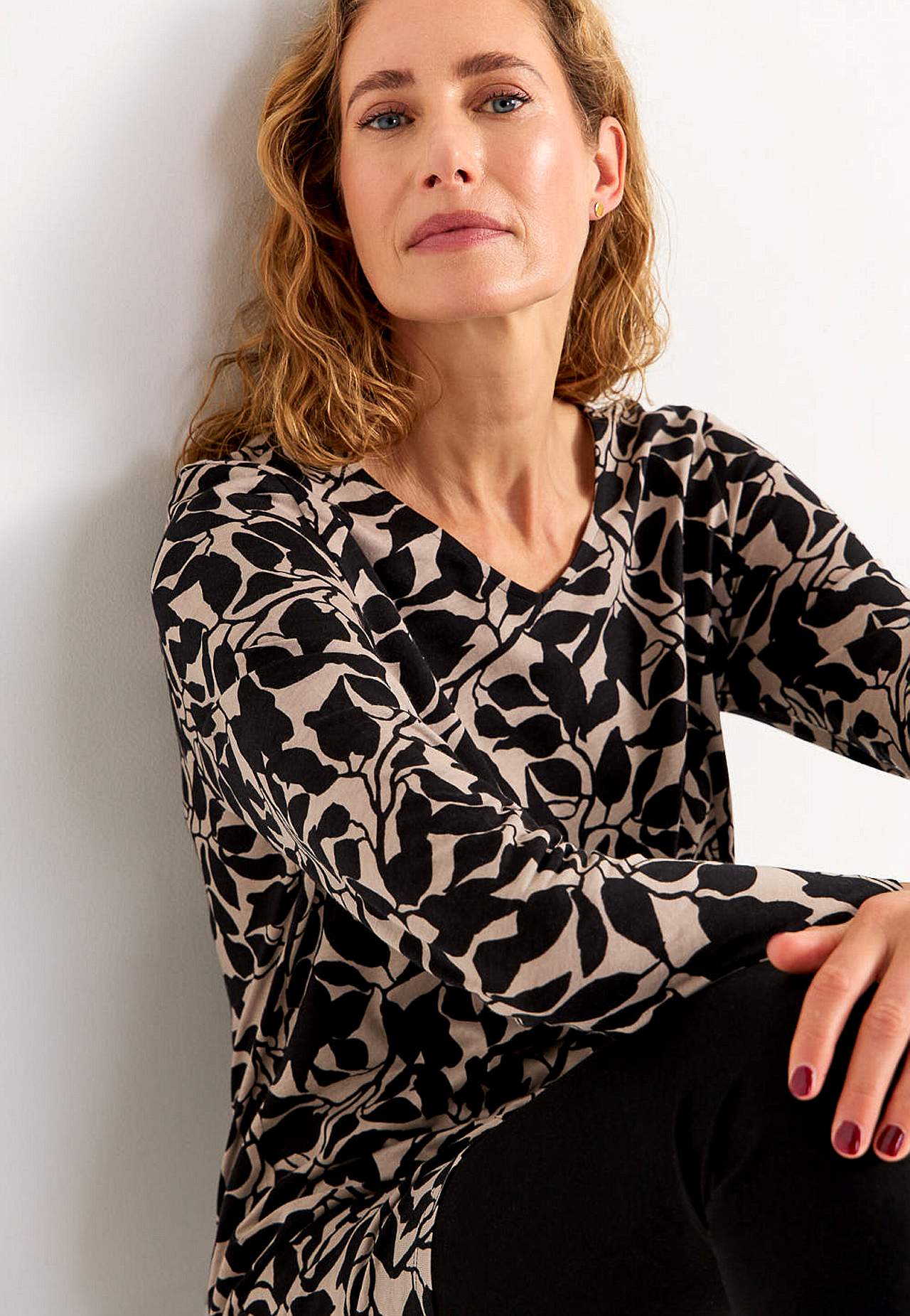 V-neck jersey tuniq with pockets