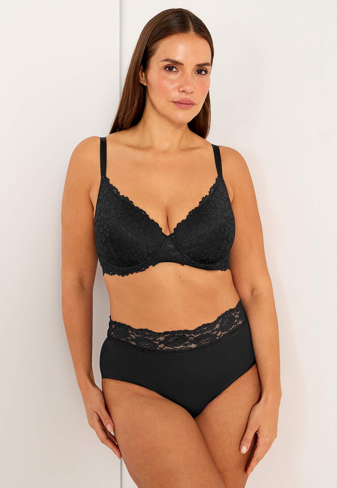 Underwired lace bra