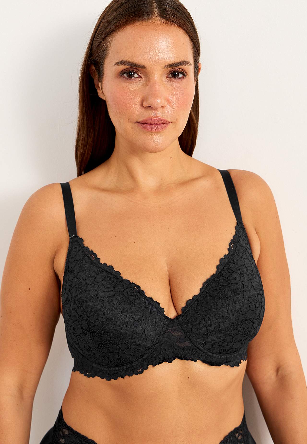 Underwired lace bra
