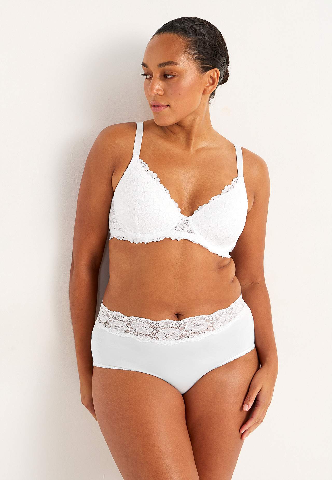 Underwired lace bra