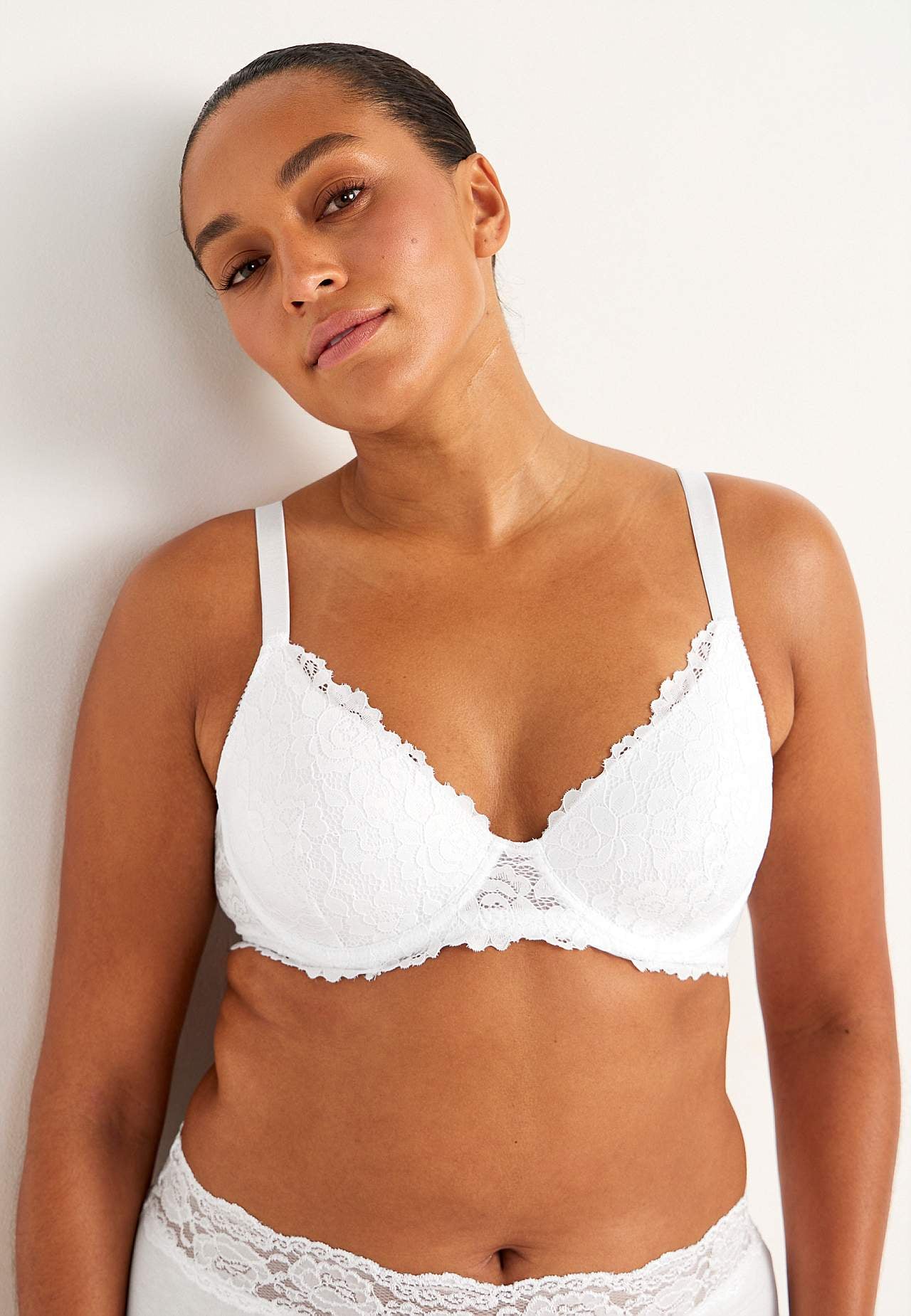 Underwired lace bra