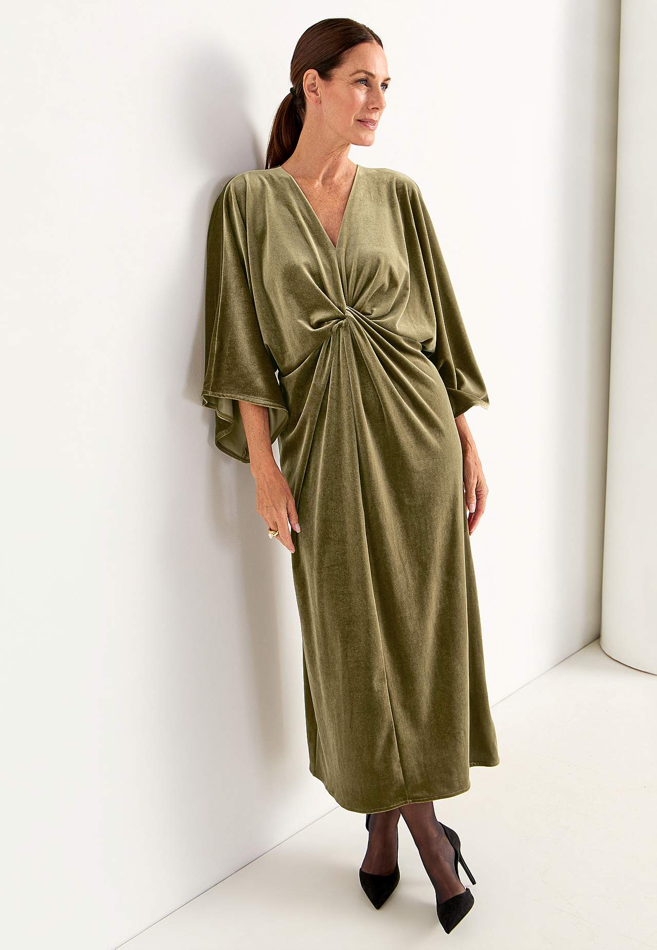 Elegant kaftan dress in velour