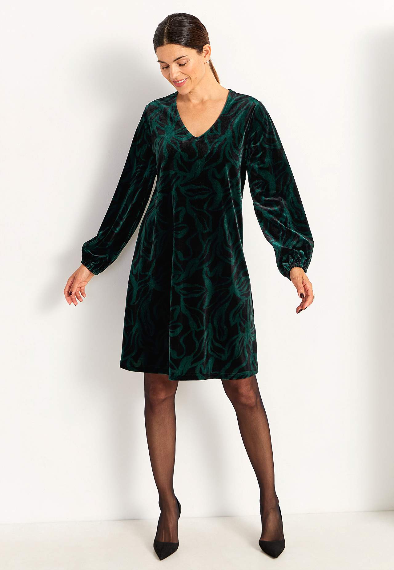 V-neck velvet dress