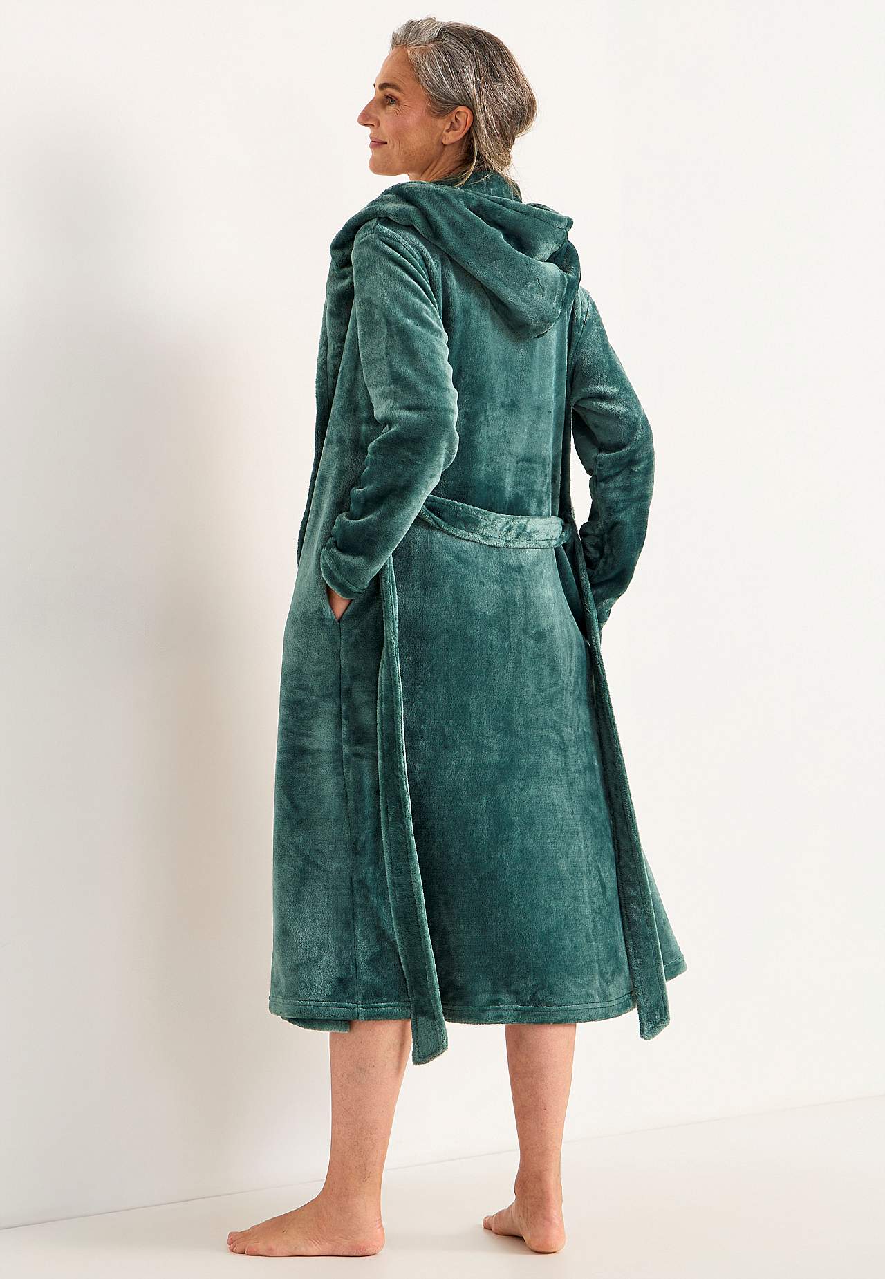 Dressing gown in fleece with hood